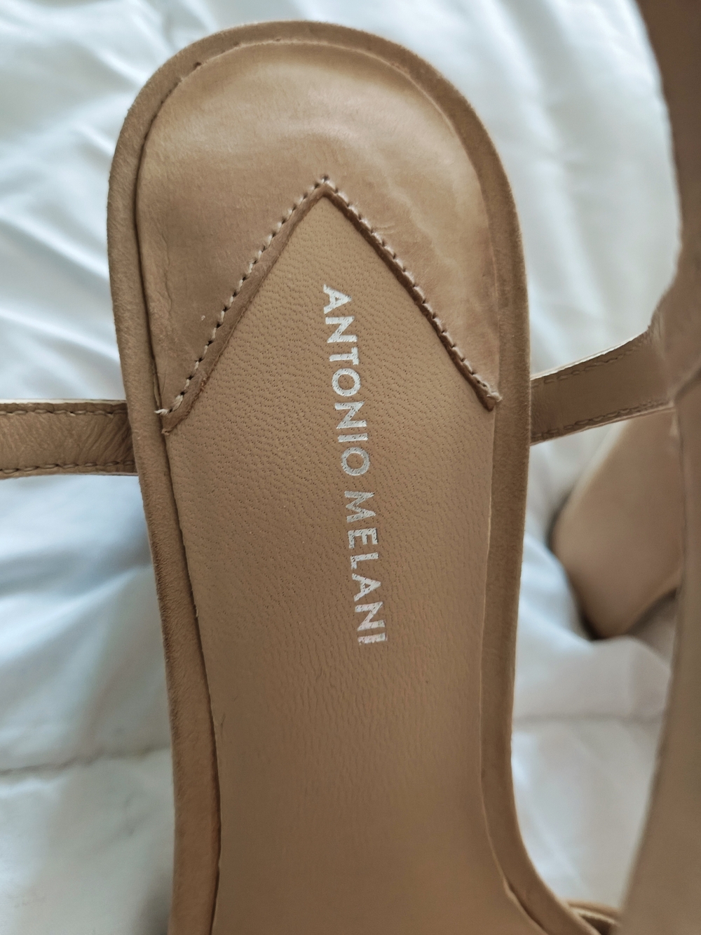 Antonio Melani Nude Beige Leather Sandals - Size 8M - Picture 3 of 4